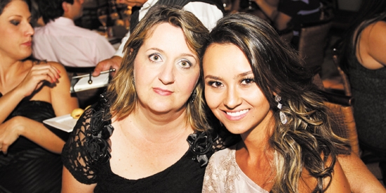 Daniela Tomazine e Luciana Tomazine em festa noite dessas